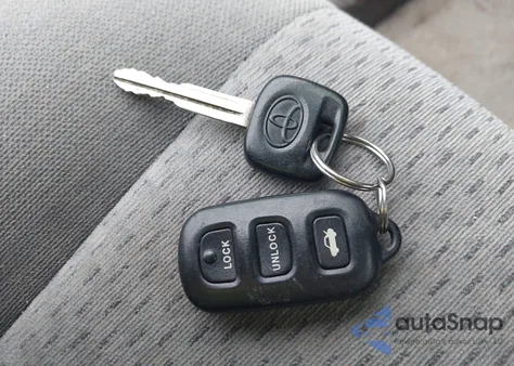 2003 Toyota Camry Le z USA, uszkodzony, nr VIN 4T1BE32K93U688485